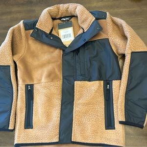 NWT The North Face Jacket Size 10 Boys